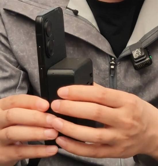 rbo4Pro：烧水壶插手机上取电开元棋牌王腾爆改REDMI Tu(图6)